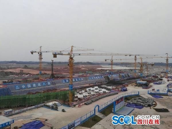 “神鳥”展翅!成都天府機場T1主體結構全面封頂