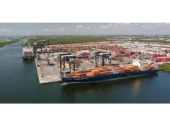 隨著即期匯率的下跌，集裝箱運輸商謹慎地走向“旺季”