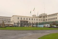 英航載252人飛機機艙出現煙霧 緊急備降香農-上海國際快遞