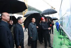 <b>東南亞國際國際快遞李克強：將目前高鐵仍然空白的省份盡快接入全國高鐵網絡</b>