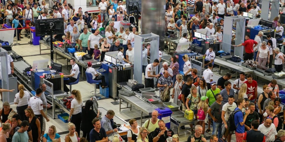 英國這家機場的安檢等待時間最長