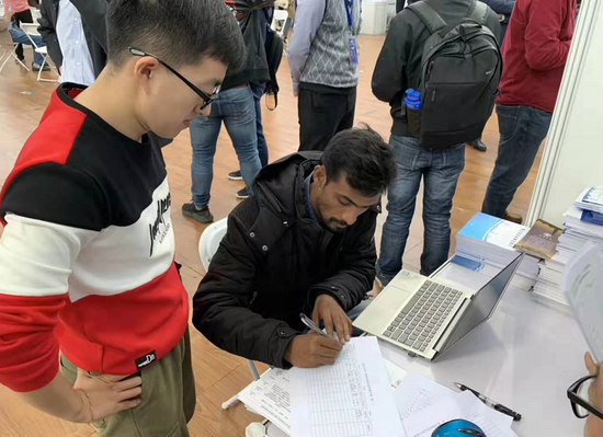 河南企事業單位赴上海求賢 2238人達成初步就業意向