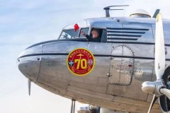 寧波海運(yùn)公司-DC-3順利到達(dá)大興機(jī)場，兩航起義紀(jì)念飛行圓滿完成！