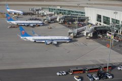 日本海運(yùn)鄭州機(jī)場保障三架包機(jī) 迎接河南省支援湖北醫(yī)療隊(duì)白衣戰(zhàn)士返豫