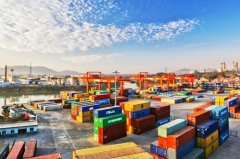 馬士基航運上海多家銀行落地首批境內(nèi)貿(mào)易融資資產(chǎn)跨境轉讓業(yè)務